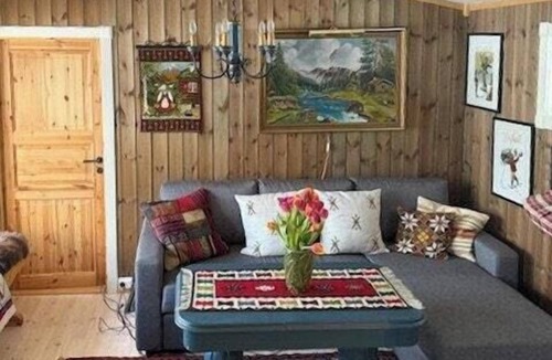 Trysil House | Timber cabin with wood-fired hot tub in Trysil