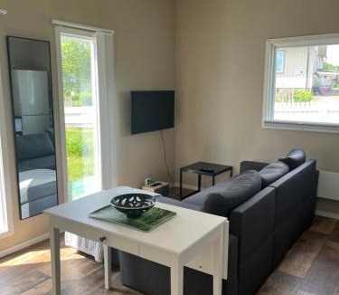 Heberg House | Tiny house with shared pool, max 4 people