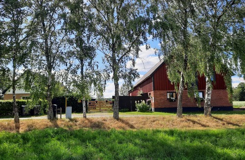 Tollarp House | Tollarp - Barn - sleeps 3 - Pet Friendly - Parking