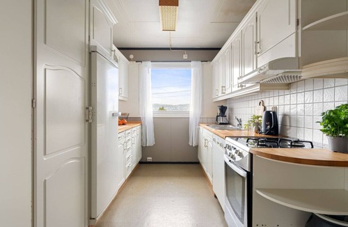 Tromso House | Top Floor Apartment with Scenic Views
