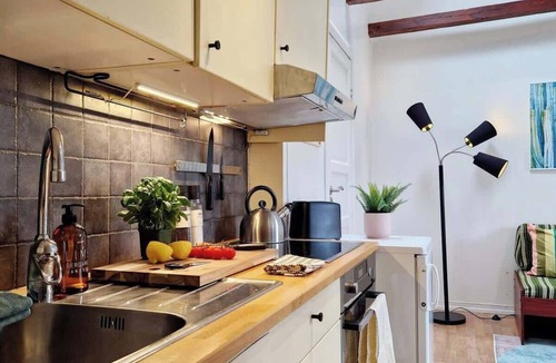 Sentrum Condo | Top Floor Close to Grieg Hall and Town Square