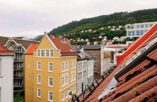 Sentrum Condo | Top Floor Close to Grieg Hall and Town Square
