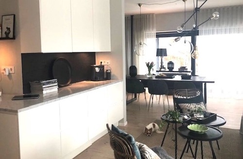 Taby House | Top modern house with pool 10 min from Stockholm City