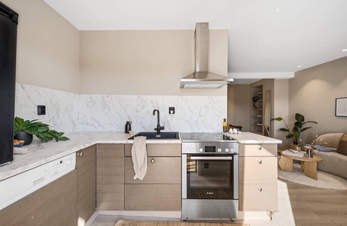 Bergenhus Apartment | Toppleilighet på Sandviken med balkong