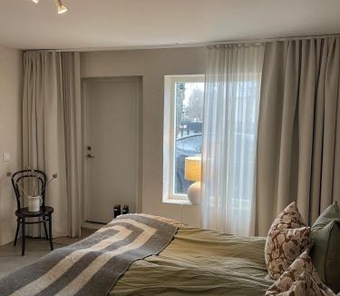 Taberg Apartment | Toppmodern lägenhet i sekelskiftesvilla