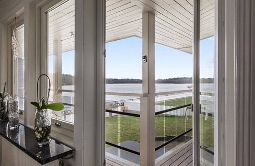Ronneby House | Torneryd Retreat Sauna,SPA,Jacuzzi and lake view with hunting possibilities.