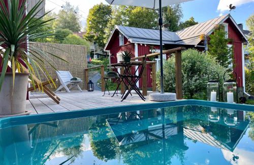 Lahti Villa | Torppa, puusauna ja ulkoporeallas
