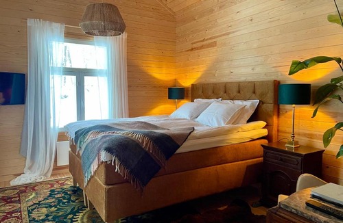 Lahti Villa | Torppa, puusauna ja ulkoporeallas