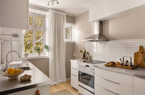 Bergenhus Apartment | Townhouse Apartment in Bergen