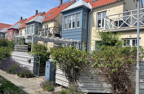 Limhamn House | Townhouse in tranquil surroundings by the sea.