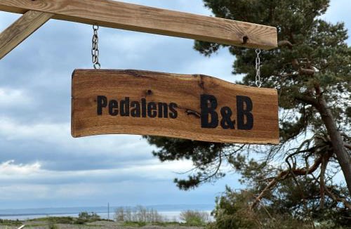 Halmstad Bed & Breakfast | Trädgårdscafé Pedalen B&B
