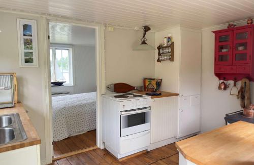 Laggarsvik House | Traditional Archipelago House Waterfront Sauna