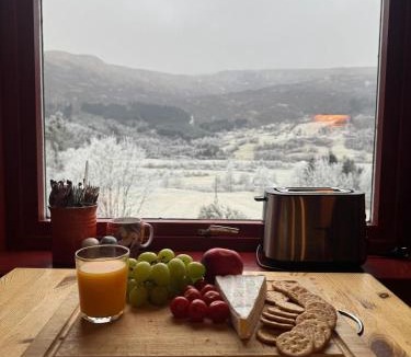 Vossestrand House | Traditional Cabin - Free parking, Sauna & View