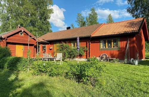 Solleron House | Traditional Dalarna cottage with Lake Siljan views