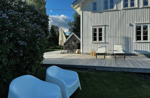 Vegarshei House | Traditional farmstead with dock near Vegår