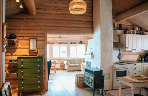 Al House | Traditional log cabin at Reineskarvet