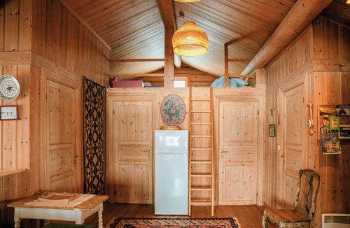 Al House | Traditional log cabin at Reineskarvet