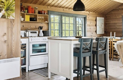 Rauland House | Traditional log cabin at Vierli