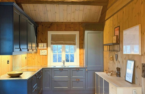 Treungen House | Traditional log cabin near Treungen