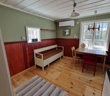 Auktsjaur House | Traditional Log Cabin - Self check-in