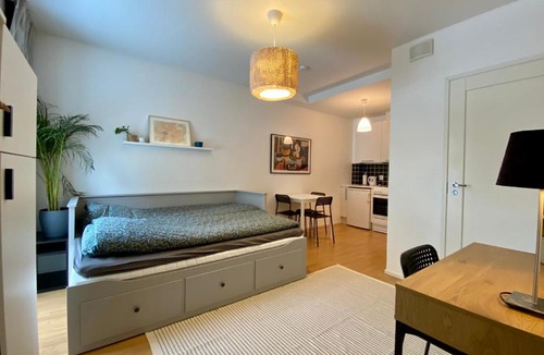 Itainen District Apartment | Tranquil studio near nature, free parking& wifi