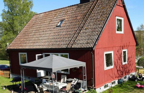 Åmål Apartment | Traumhaftes Schwedenhaus an einer Farm mit Pferden