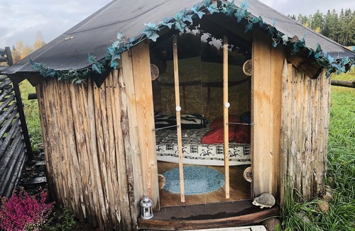 Avesta House | Treehouse Magpies Nest With Bubble Pool