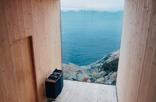 Henningsvaer Hotel | Trevarefabrikken