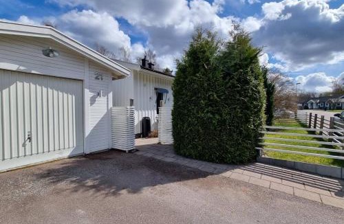Tranas Villa | Trivsamt parhus i lugnt område inne i Tranås!
