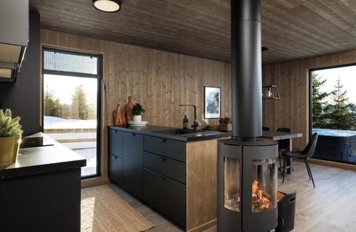 Hurdal Municipality House | Troll 1 · Jacuzzi · Dyrevennlig · 30 min OSL