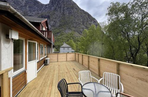 Tyssedal Apartment | Trolltunga Apt for up to 5 people with balcony
