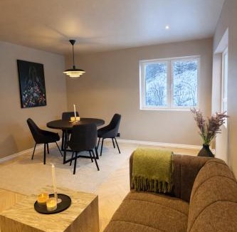 Odda Apartment | Trolltunga Stay - Mountain & Waterfall View
