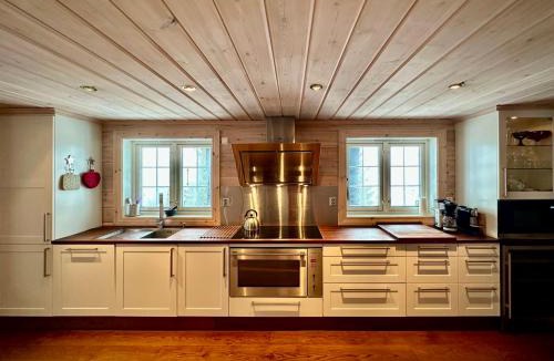yer House | True Ski-in-out Cabin with sauna & view at Hafjell