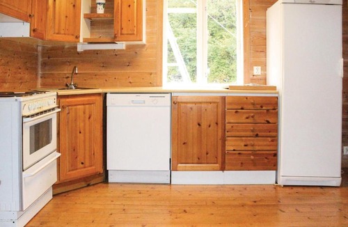Fusa Apartment | Two-Bedroom Apartment in Lundegrend