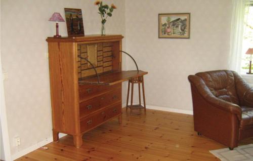 Sotaryd House | Two-Bedroom Holiday Home Skeppshult 02