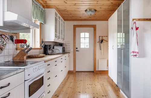 Strangnas Municipality Ski Chalet | Unique cottage with a view of Mälaren, Mariefred | SE14020