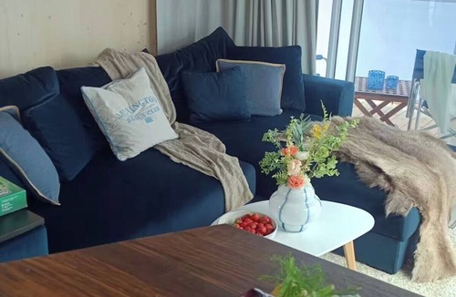 Solvesborg House | Unique Floating Retreat Sleeps 4