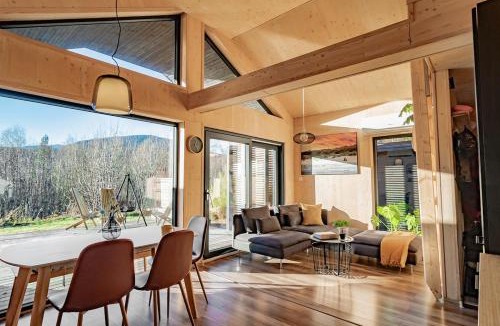 Kroderen House | Unique Hideaway by Krøderen - Beach, Boat & Hiking