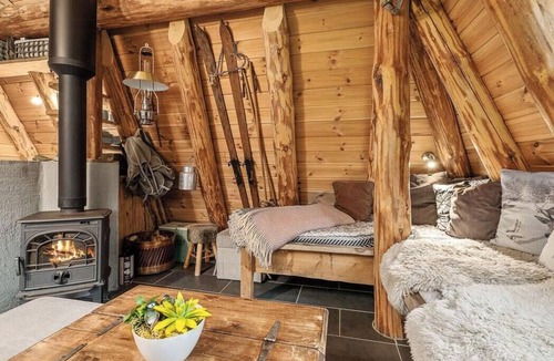 Hol House | Unique hobbit cabin by Hallingskarvet