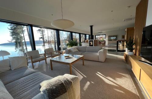 Hollola Villa | Unique lakehouse Villa Valo