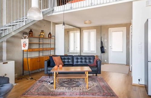 Kaakkoinen District Apartment | Unique Loft with sea view + parking and downloadn