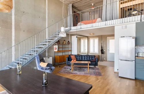 Kaakkoinen District Apartment | Unique Loft with sea view + parking and downloadn