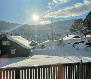 Odda House | Unique lovely holidayhome, BBQ, quiet nature close to Trolltunga