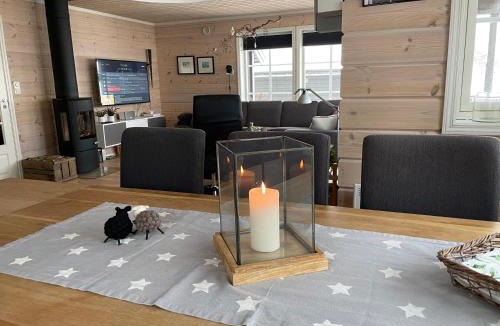 Odda House | Unique lovely holidayhome, BBQ, quiet nature close to Trolltunga