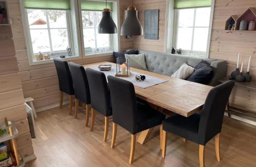 Odda House | Unique lovely holidayhome, BBQ, quiet nature close to Trolltunga