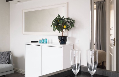 Ullanlinna Apartment | Unique & Modern 1BR in Punavuori, Helsinki Centre