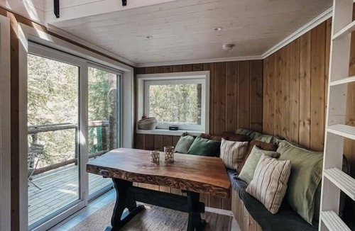 Tokke House | Unique treetop cabin in forest, Lårdal