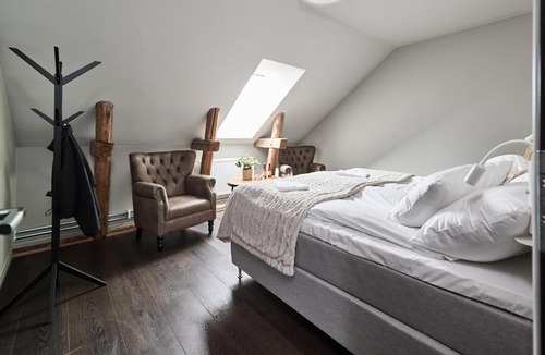Vargon Hostel | Uppegårdens Vilt - Kök & Rum