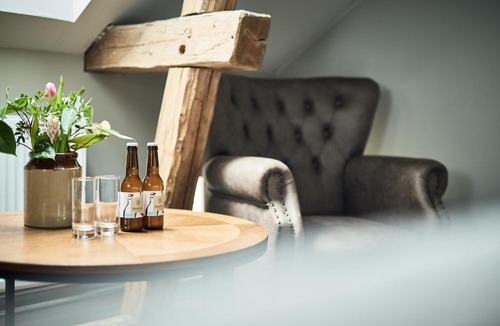 Vargon Hostel | Uppegårdens Vilt - Kök & Rum