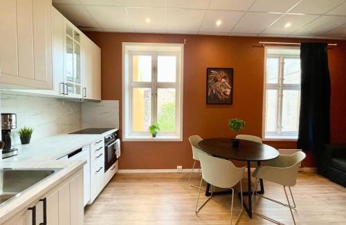 Gronland Apartment | Urban 3bed apt